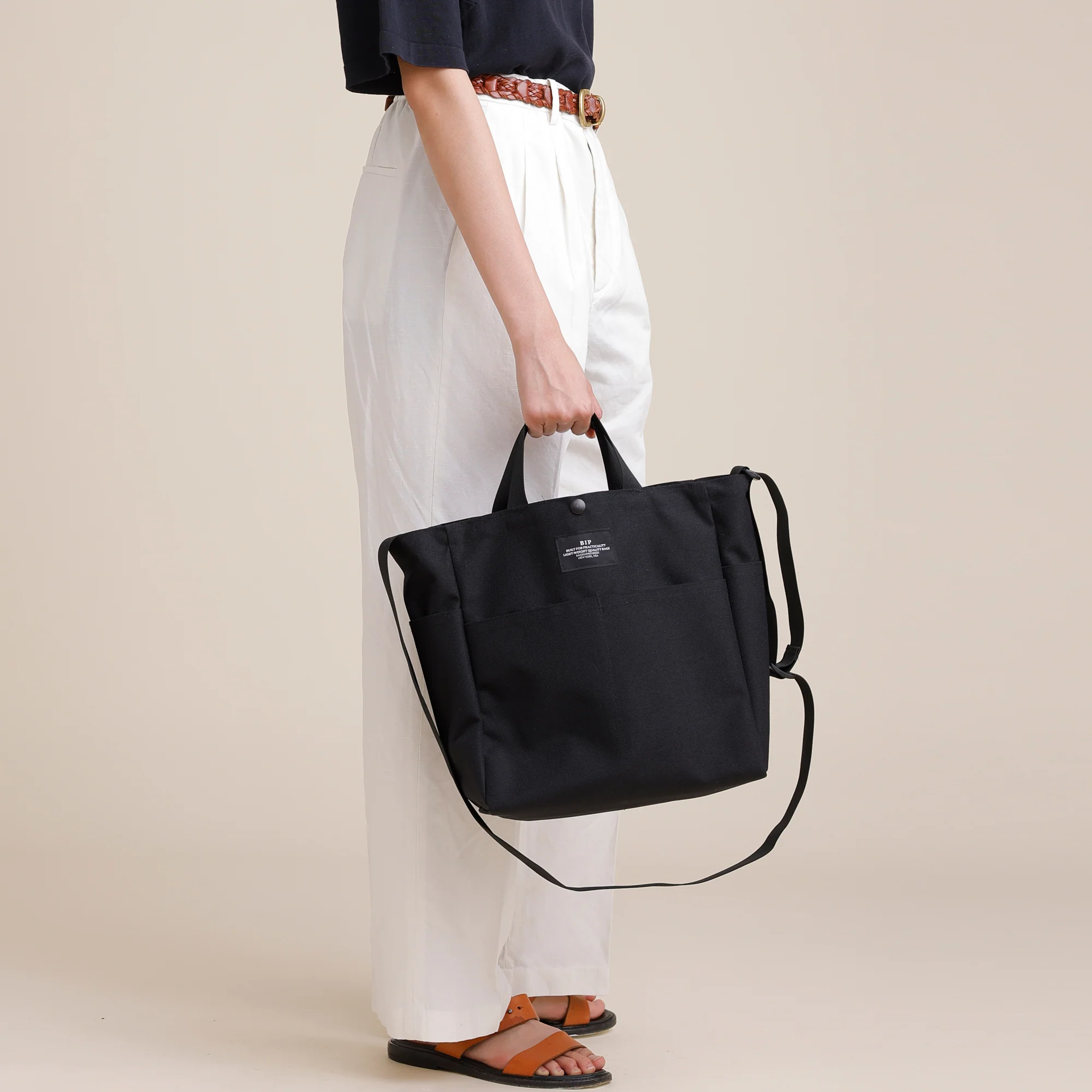 Multi-Pocket Bag Medium - Black - Image 4